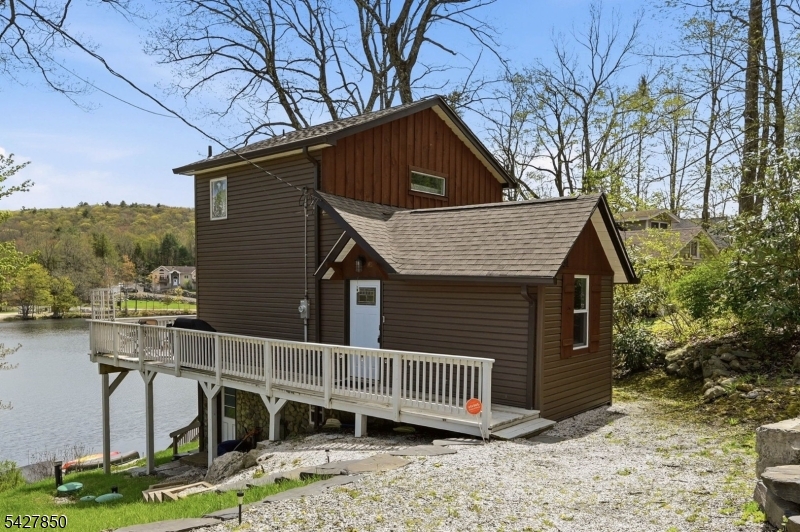LAKE LOOKOVER - Residential