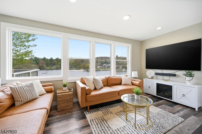 LAKE LOOKOVER - Residential