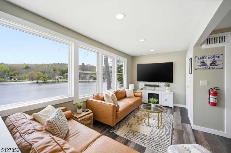 LAKE LOOKOVER - Residential