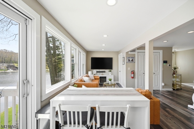LAKE LOOKOVER - Residential