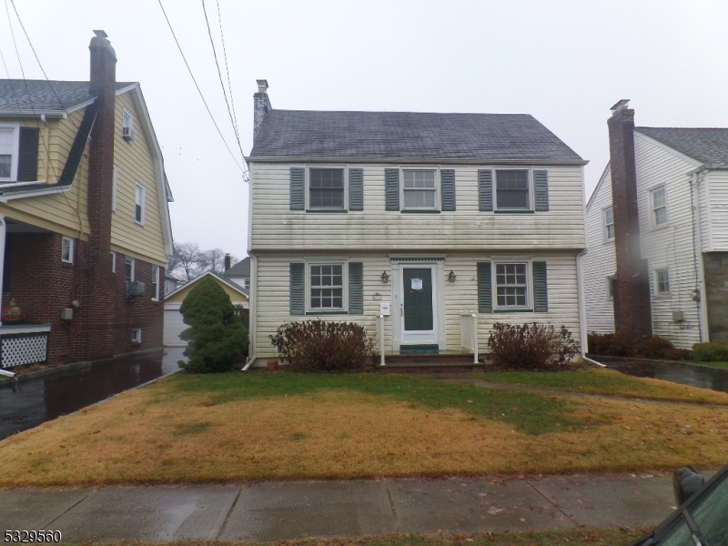 This charming 3-bedroom, 1-bathroom single-family home Built in 1938, this property offers 1,412 sf of living space on a spacious 4,000 sf lot The home features a detached garage, providing convenient off-street parking Owner Occupants, Nonprofits, and Government Agencies only from 12/20/2024 till 12/30/2024 11:59PM Central Time then daily until sold IE (Insured Escrow) Eligible for FHA 203K, Finance Terms: FHA 203K Cash, and Conv. Living Square Footage and Rooms are per FHA Appraisal Any required system repairs will be the buyer's expense