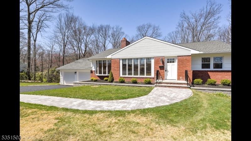 18 Lakeview Drive