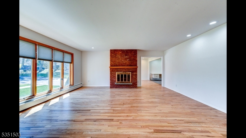 18 Lakeview Drive