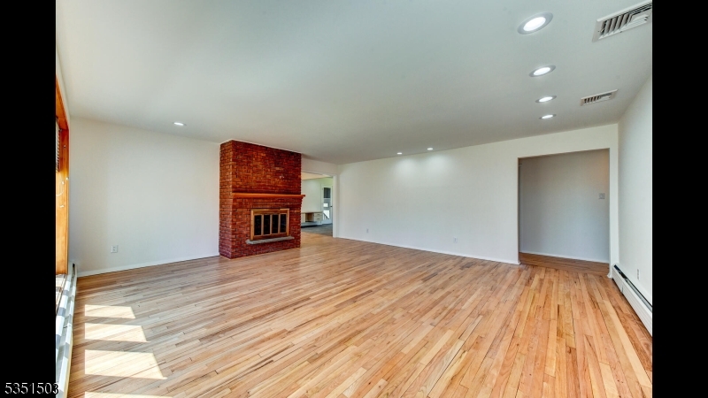 18 Lakeview Drive