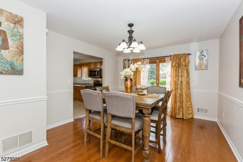 Dunellen Boro, New Jersey 08812, United States, 3 Bedrooms Bedrooms, ,3 BathroomsBathrooms,Residential,Pending,44280