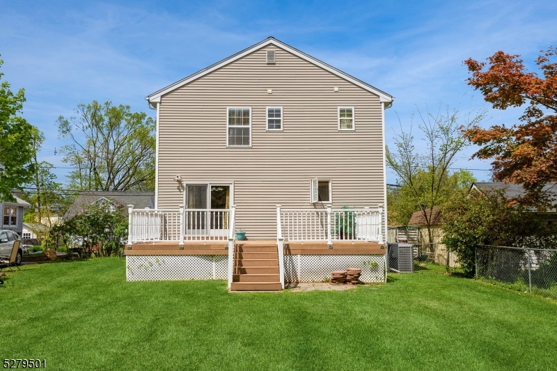 Dunellen Boro, New Jersey 08812, United States, 3 Bedrooms Bedrooms, ,3 BathroomsBathrooms,Residential,Pending,44280