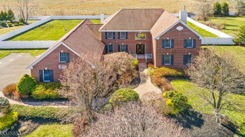 29 Linwood Dr