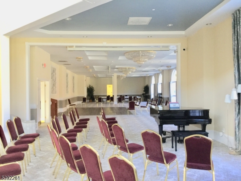 Fox Hills - Residential