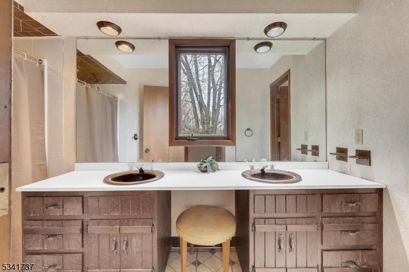 Roxiticus - Residential