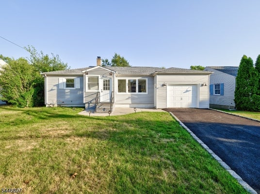 271 VALLEY RD, CLARK, NJ 07066 - Image fc539e0e985d76f49791a871d27dca65/4150929192