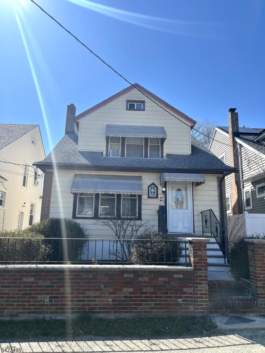 DON'T MISS OUT ON THIS SPECTACULAR HOME FOUND RIGHT IN THE HEART OF ROSELLE! THIS BEAUTIFUL PROPERTY OFFERS COMFORT, CONVENIENCE, AND CHARM, ALL WITHIN CLOSE PROXIMITY TO SHOPPING, DINING, SCHOOLS AND MAJOR TRANSPORTATION ROUTES. IN THIS PROPERTY YOU WILL FIND A LARGE LIVING ROOM, FORMAL DINING ROOM, AND A BRAND NEW EAT-IN KITCHEN! THE PROPERTY BOASTS 3 SPACIOUS BEDROOMS, ALONG WITH 2 FULL BATHROOMS. A WONDERFUL OPPORTUNITY TO OWN IN A DESIRABLE LOCATION!