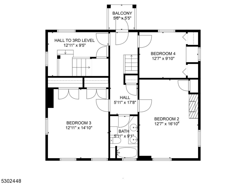 Main image without alt text