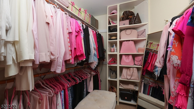 WYCHWOOD - Residential