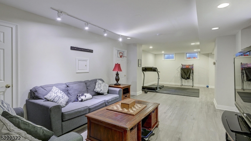 WYCHWOOD - Residential