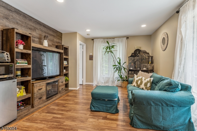 Paramount Estates - Residential