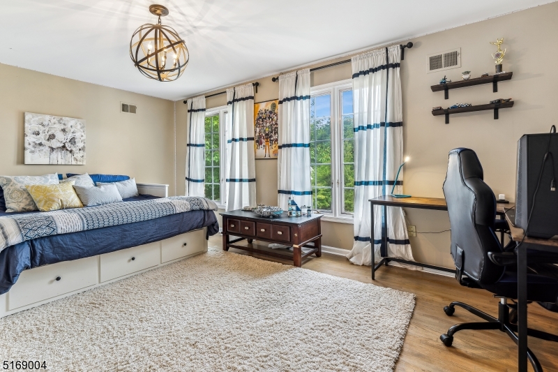 Paramount Estates - Residential