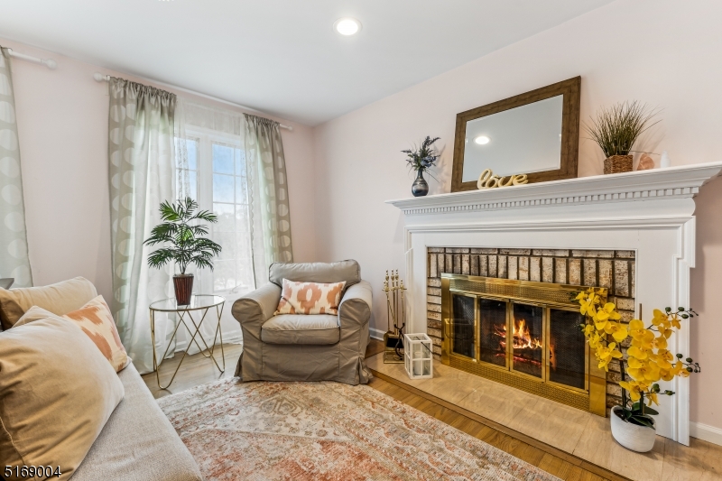 Paramount Estates - Residential