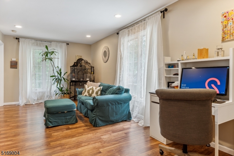 Paramount Estates - Residential