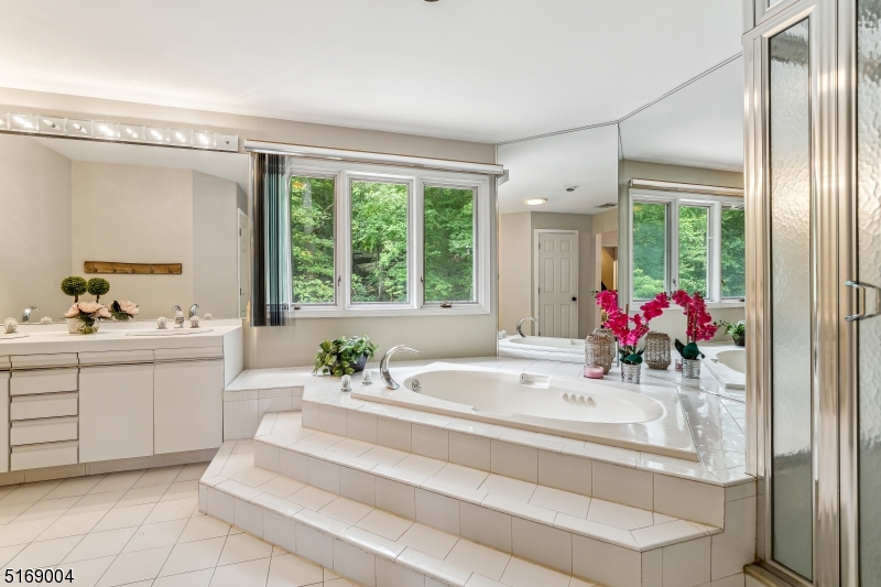 Paramount Estates - Residential