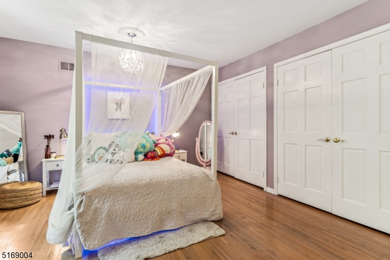 Paramount Estates - Residential