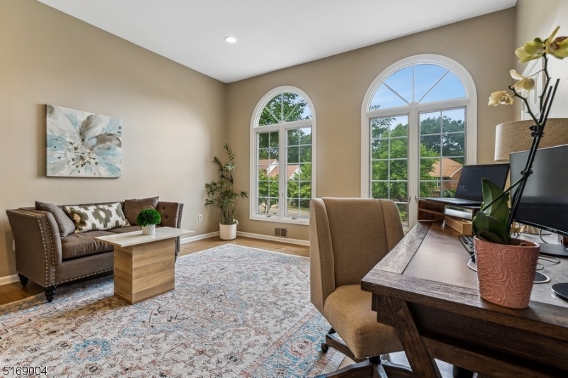 Paramount Estates - Residential