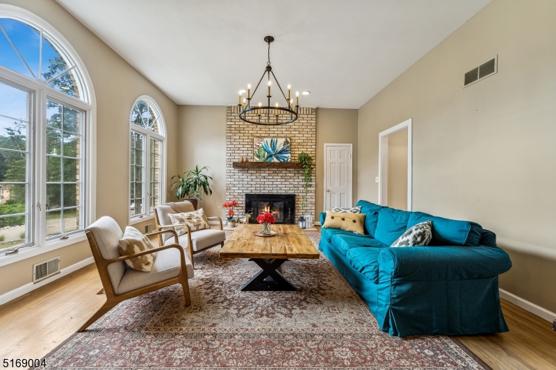 Paramount Estates - Residential