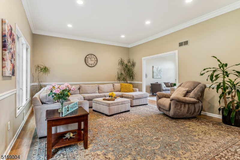 Paramount Estates - Residential