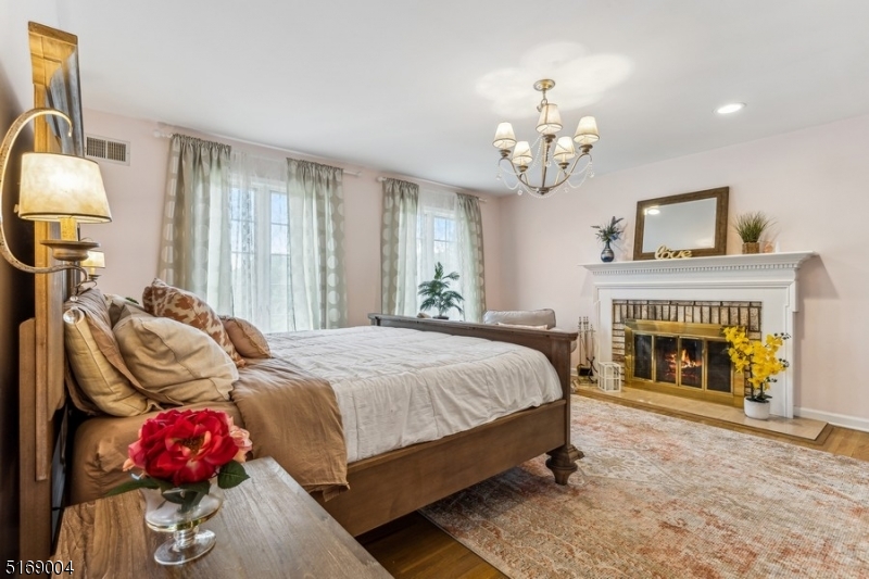 Paramount Estates - Residential