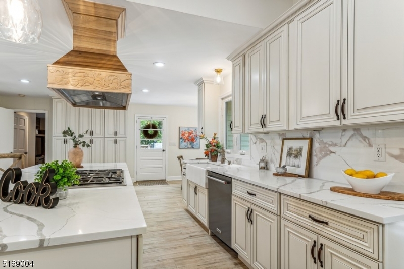 Paramount Estates - Residential