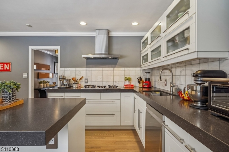 Montrose - Residential