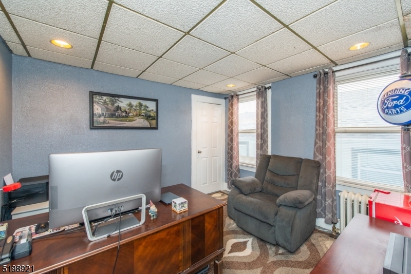 El Mora - Residential Income