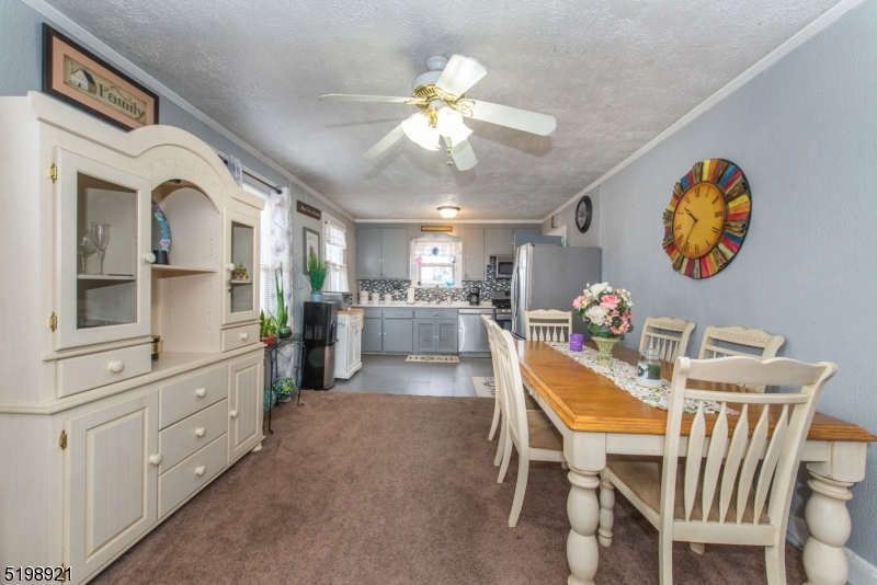 El Mora - Residential Income