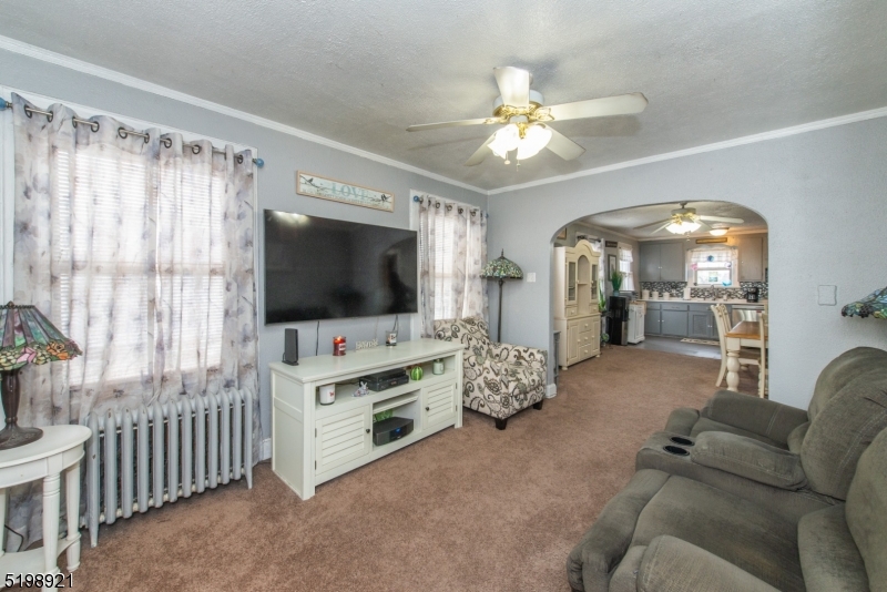 El Mora - Residential Income