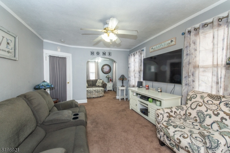 El Mora - Residential Income