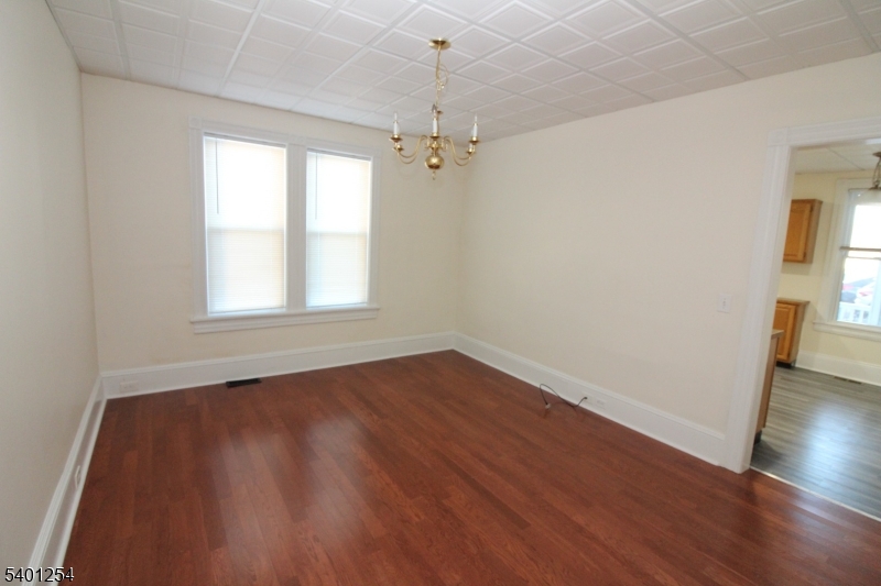 IN TOWN - Residential Lease