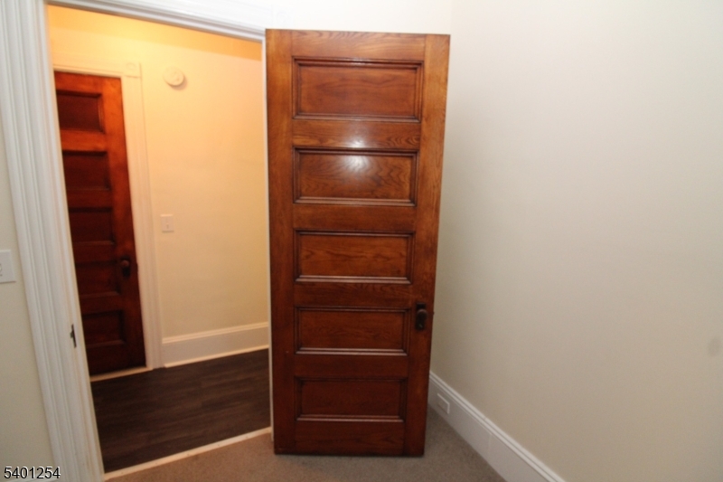 IN TOWN - Residential Lease