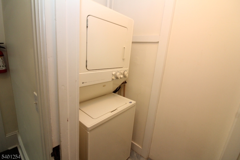 IN TOWN - Residential Lease