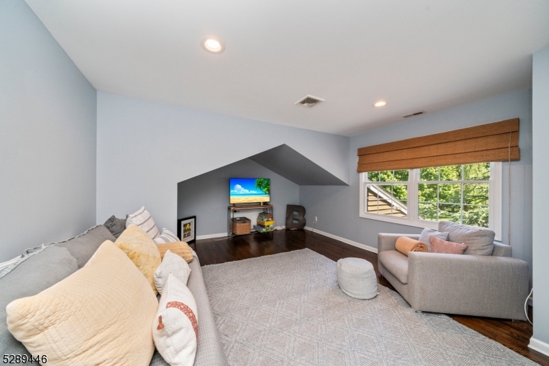 Woodland Hills - Residential