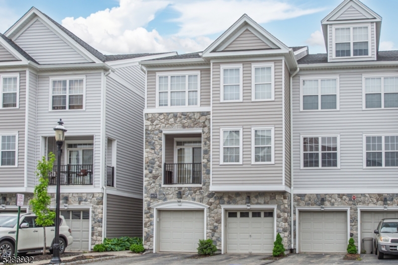 View Clifton City, NJ 07013 townhome