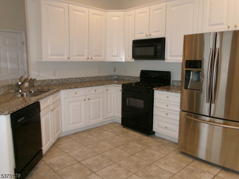 FOUR  SEASONS - Residential