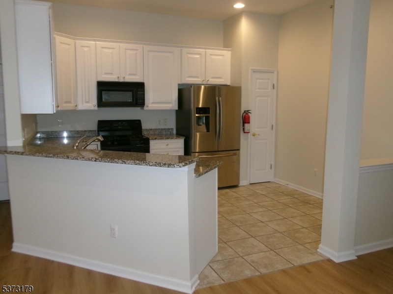 FOUR  SEASONS - Residential