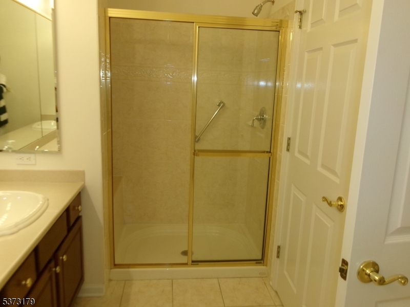 FOUR  SEASONS - Residential