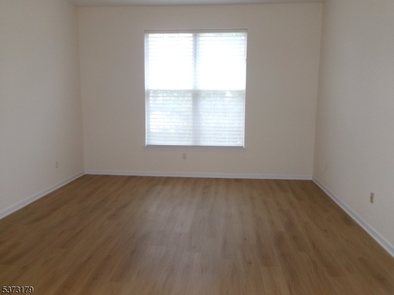 FOUR  SEASONS - Residential