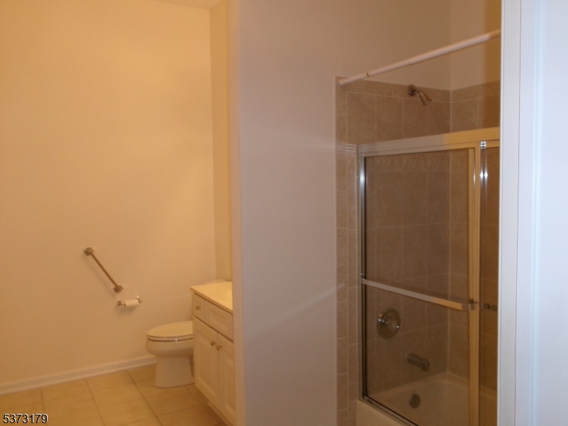 FOUR  SEASONS - Residential