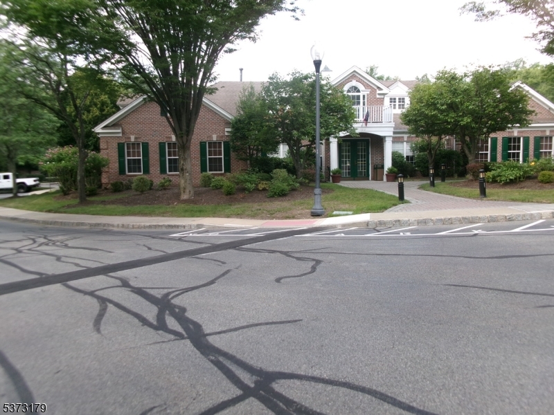 FOUR  SEASONS - Residential