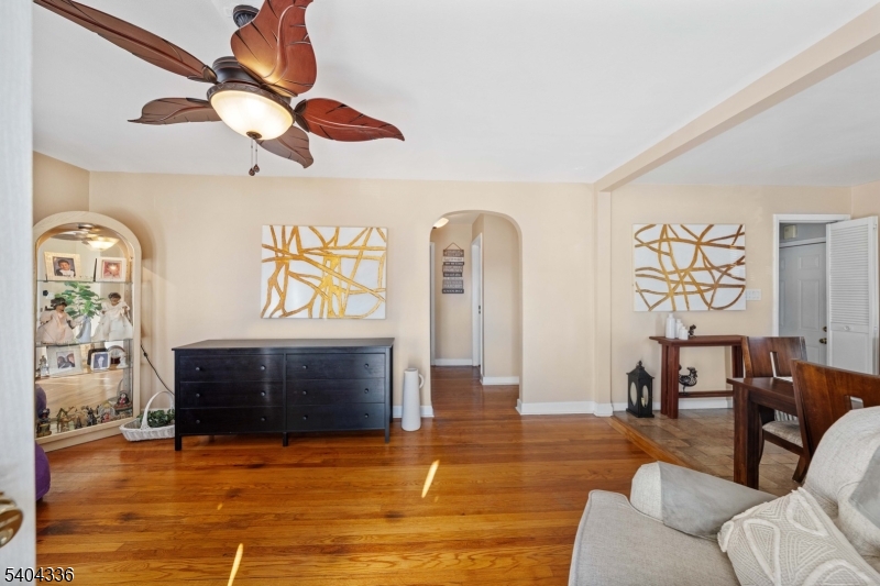 Sunnyside/Newton PK - Residential