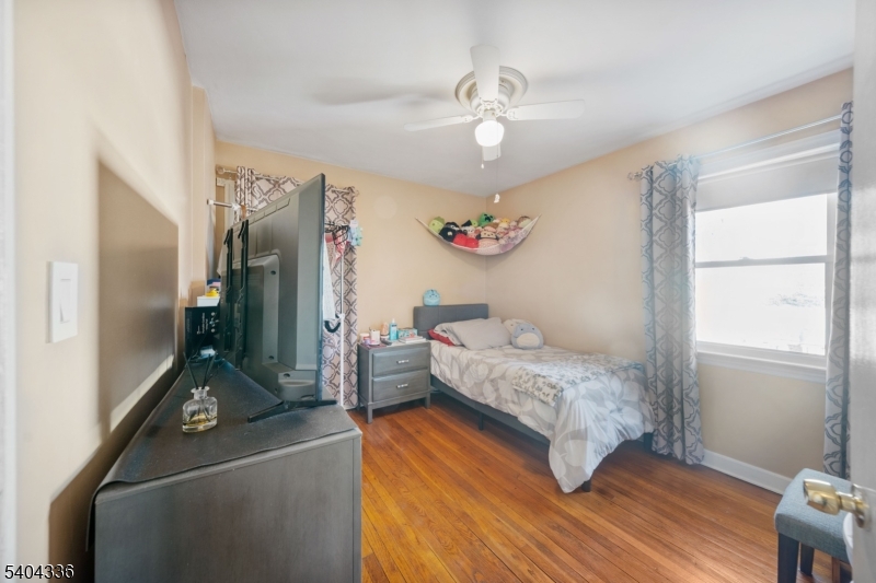 Sunnyside/Newton PK - Residential