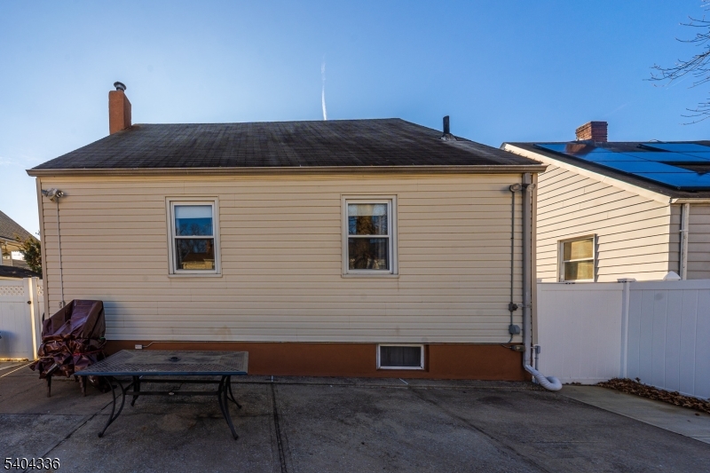 Sunnyside/Newton PK - Residential