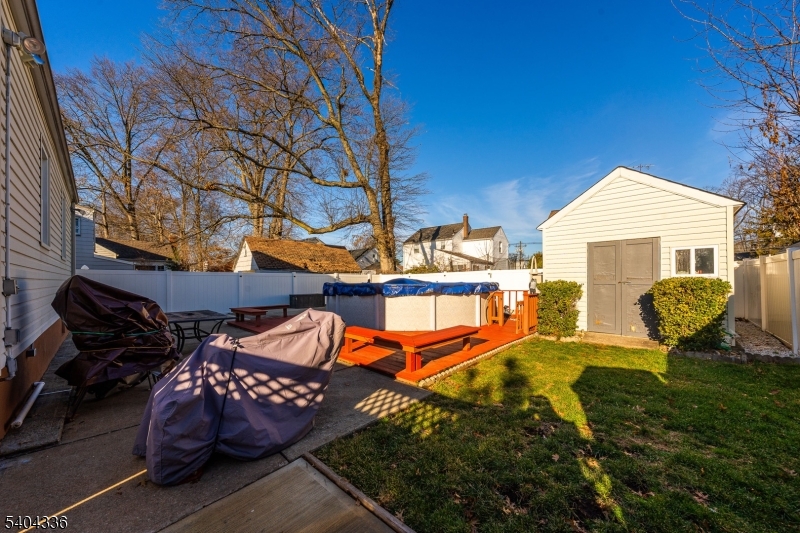 Sunnyside/Newton PK - Residential