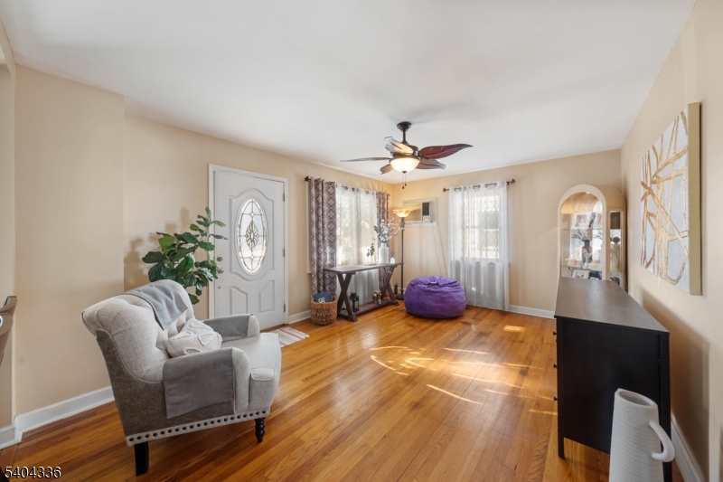 Sunnyside/Newton PK - Residential